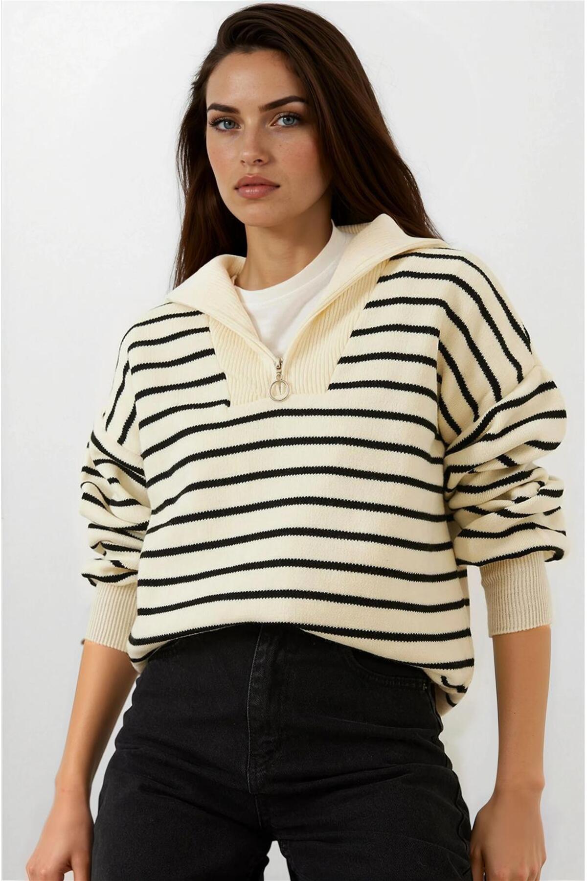 Cream & Black Women Sweater