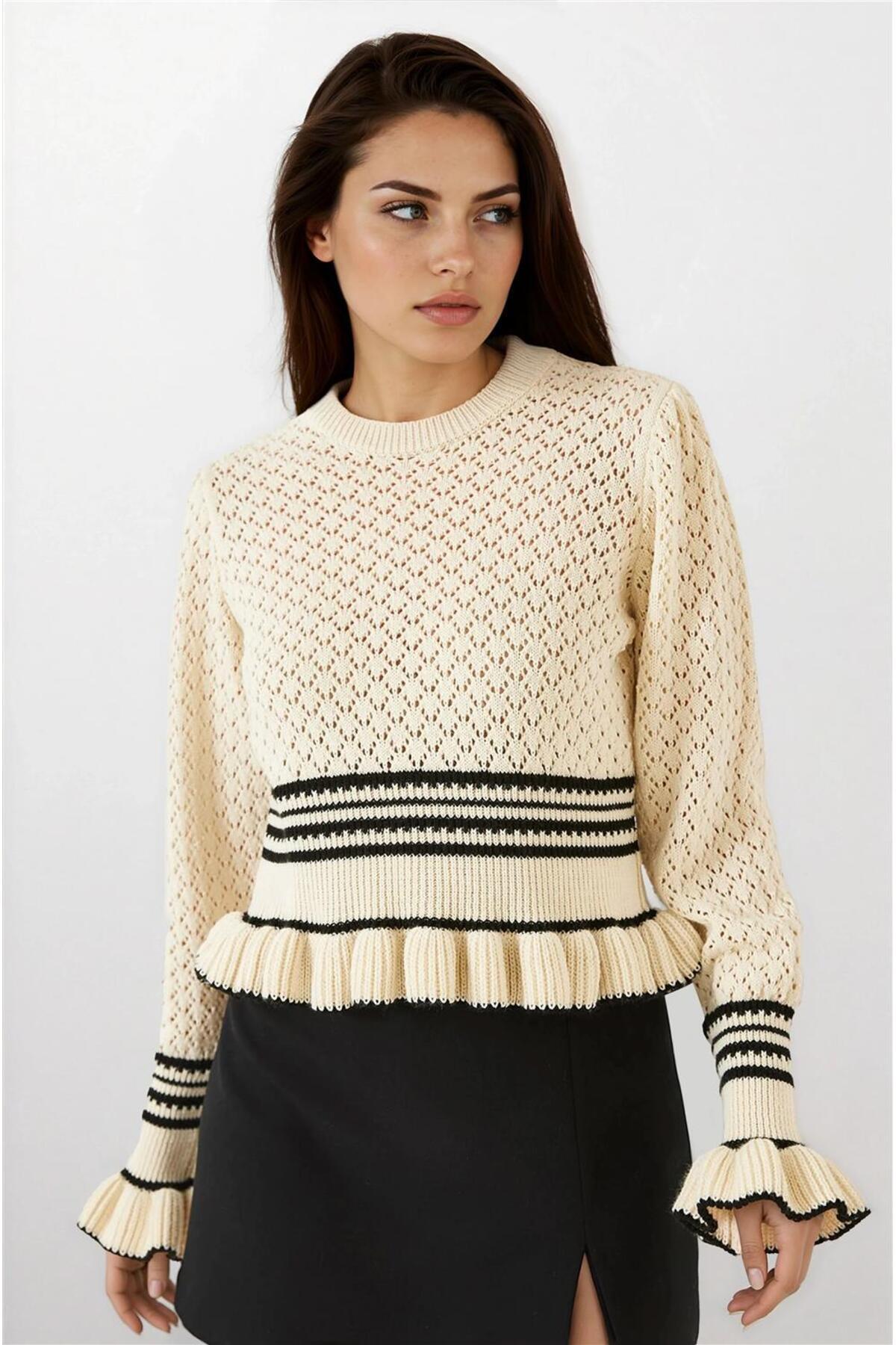 Ecru & Black Women Sweater