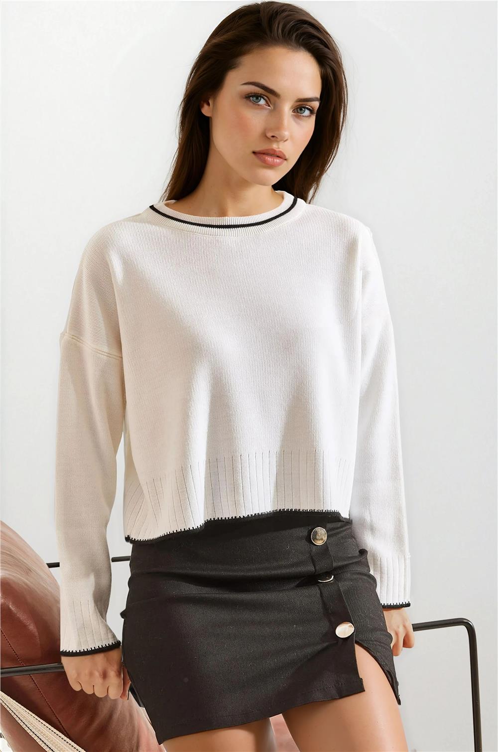 Optical White & Black Women Sweater