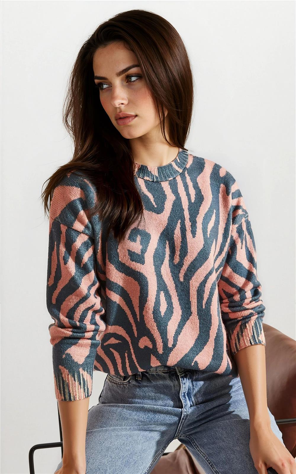 Gray & Pink Women Sweater